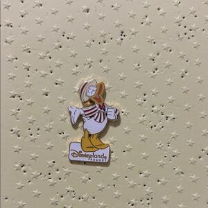 Disneyland Resort Donald Duck Pin